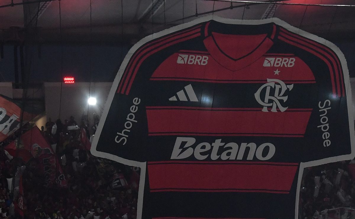 Djeni explica renovação até 2027, reforça papel de capitã e projeta futuro no Flamengo