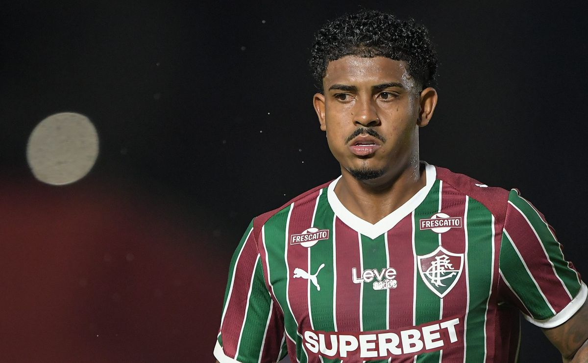 Fluminense escala John Kennedy como titular para enfrentar o Flamengo no Fla-Flu