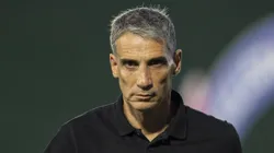 Treinador foi criticado durante a partida pelos torcedores