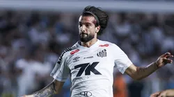 Lautaro Díaz, atacante do Santos em partida pelo campeonato paulista (Foto: Ricardo Moreira/Getty Images)