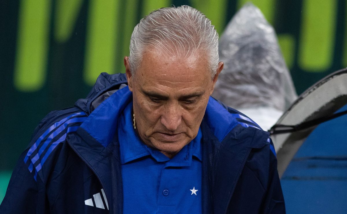 Tite erra em estratégia e Cruzeiro sofre goleada para o Atlético-MG em clássico pelo Campeonato Mineiro