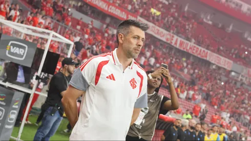 Paulo Pezzolano, técnico do Inter em partida pelo campeonato gaúcho (Foto: Ricardo Duarte / Internacional)