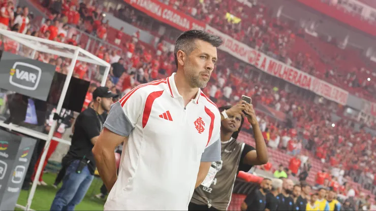 Paulo Pezzolano, técnico do Inter em partida pelo campeonato gaúcho (Foto: Ricardo Duarte / Internacional)