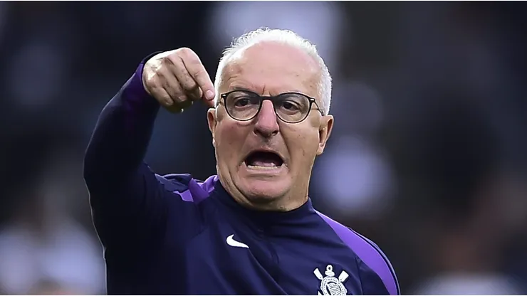 Dorival Júnior, técnico do Corinthians em partida pelo campeonato paulista (Foto: Mauro Horita/Getty Images)