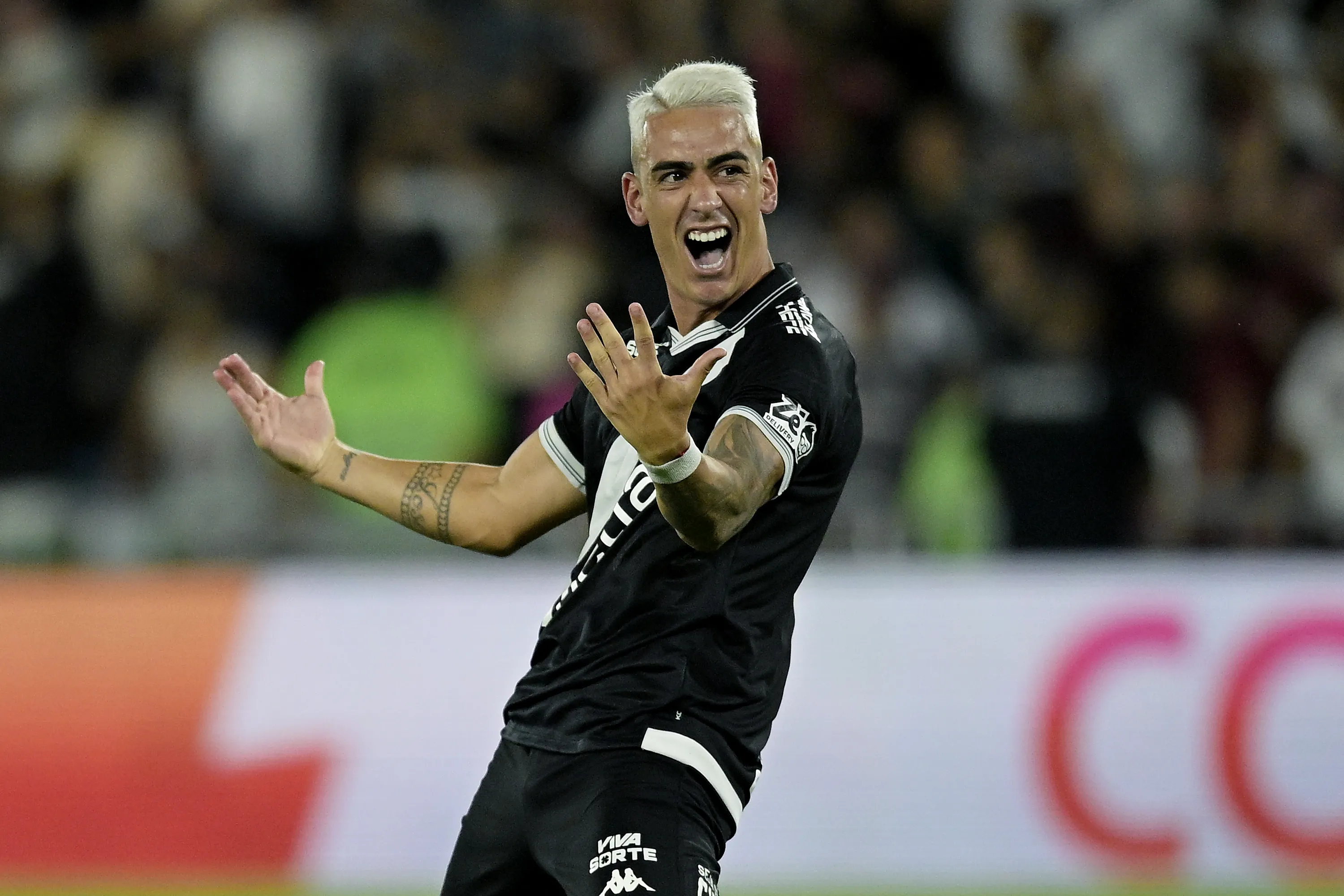 Puma marca duas vezes em vitória do Vasco em Saquarema. Foto: Alexandre Loureiro/AGIF