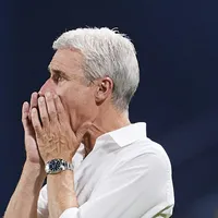 Luís Castro fica revoltado com 4 gols sofridos