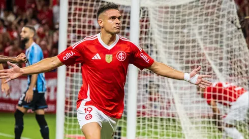 Borré comemorando em gol marcado para o Internacional contra o Grêmio. Foto: Ricardo Duarte/Internacional