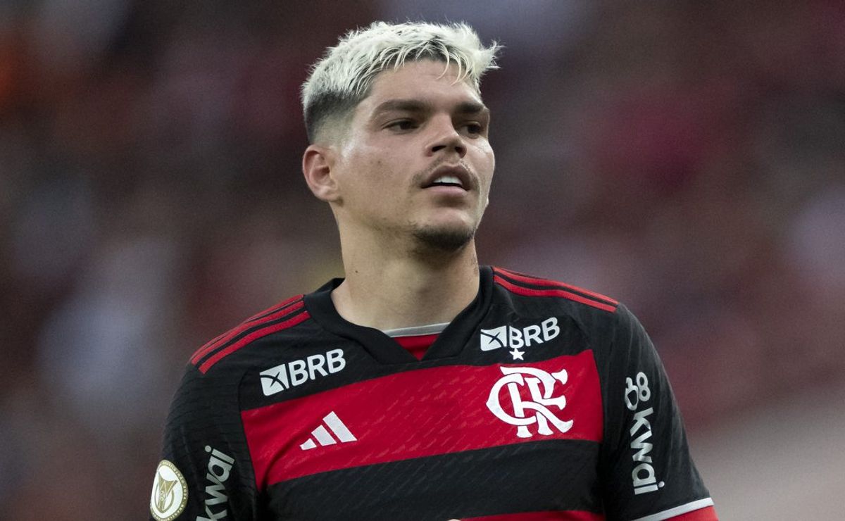 Filipe Luís abre o jogo sobre retorno de Ayrton Lucas após problema na lateral do Flamengo