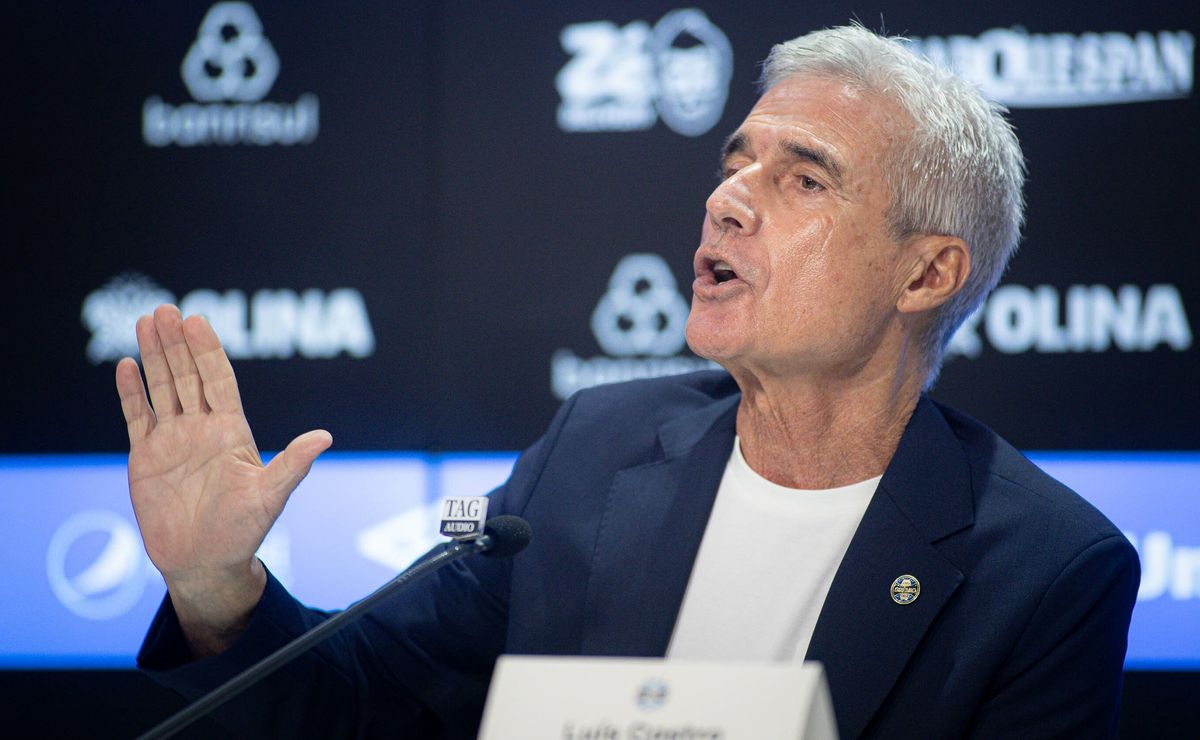 Luís Castro desabafa sobre desequilíbrio mental do Grêmio e expõe derrota como lição aplicada ao elenco