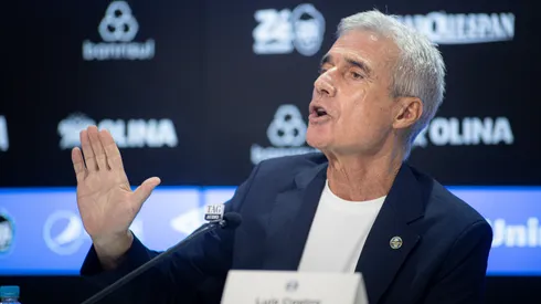 Luís Castro não se calou após a derrota e detalhou o que viu de negativo – Foto: Maxi Franzoi/AGIF
