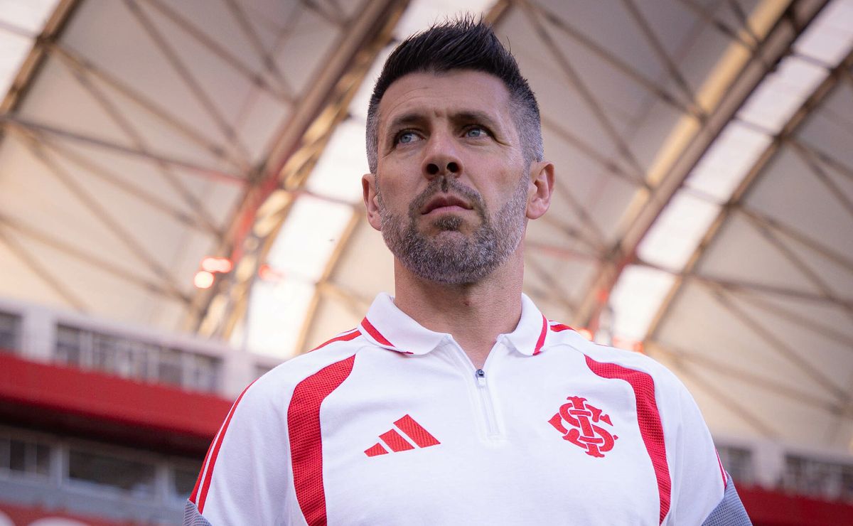 Pezzolano revela ‘receita’ da vitória e exalta o desempenho de Borré: “Queremos um time agressivo, intenso”