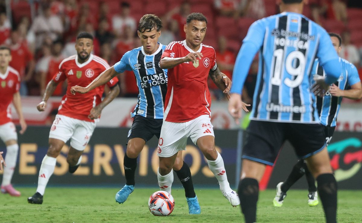 Carlos Simon aponta dois erros de arbitragem decisivos no Grenal 449 vencido pelo Internacional