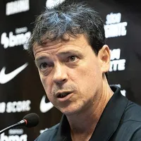 Fernando Diniz é sincero sobre a chegada de mais reforços no Vasco: “Estamos atrás de alguns jogadores”