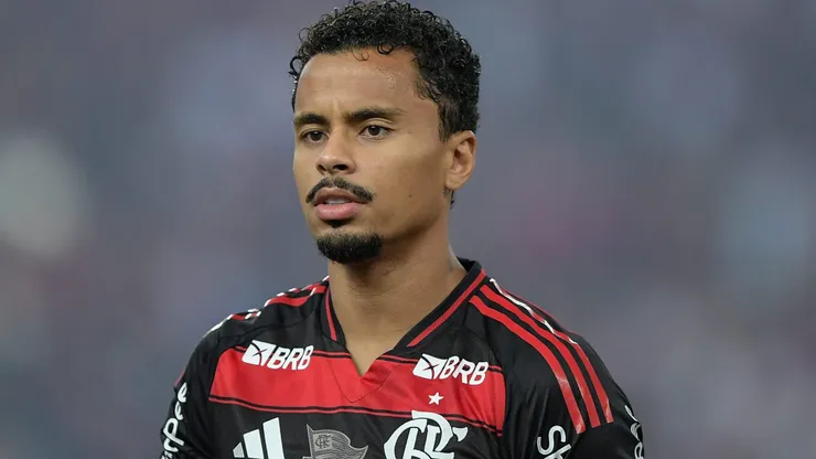 Allan deve permanecer por enquanto no Flamengo.