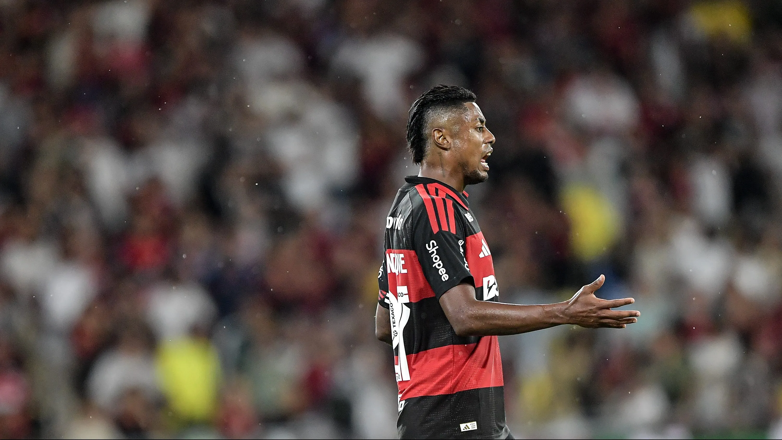 RJ – RIO DE JANEIRO – 25/01/2026 – CARIOCA 2026, FLUMINENSE X FLAMENGO – Bruno Henrique jogador do Flamengo durante partida contra o Fluminense no estadio Maracana pelo campeonato Carioca 2026. Foto: Thiago Ribeiro/AGIF