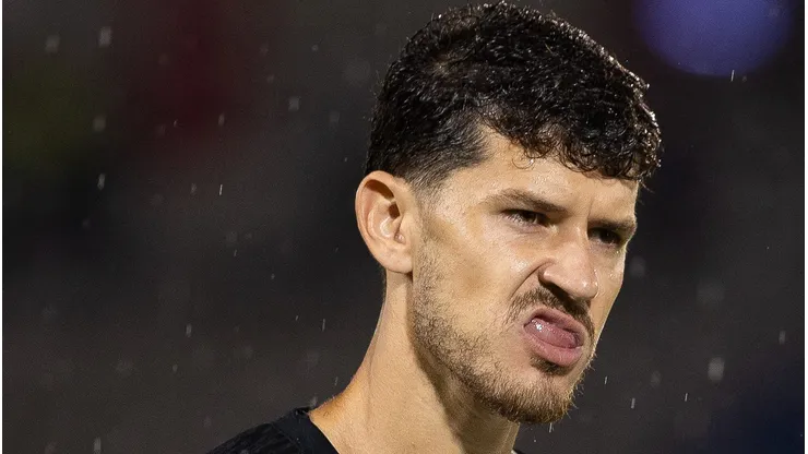 Hugo é alvo de críticas no Corinthians.