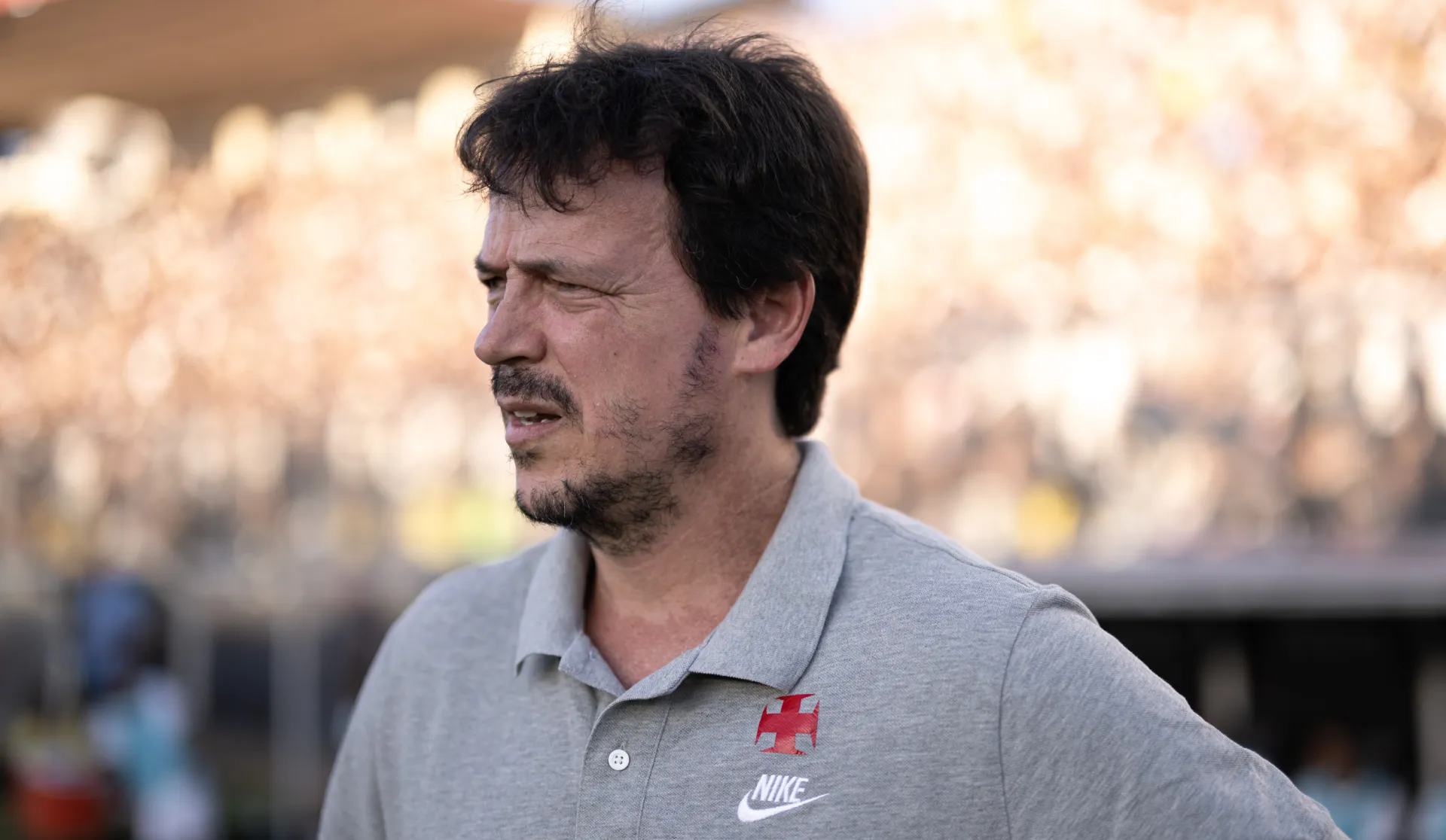 Fernando Diniz durante partida do Vasco no estadual – Foto: Jorge Rodrigues/AGIF