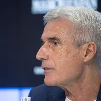 Grêmio respalda Luís Castro e busca contratação de volante