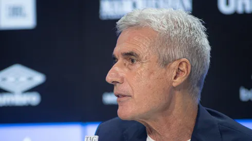 Luís Castro recebe respaldo da diretoria.