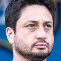 Arthur Elias projeta novos testes da Seleção e elogia Brasileirão