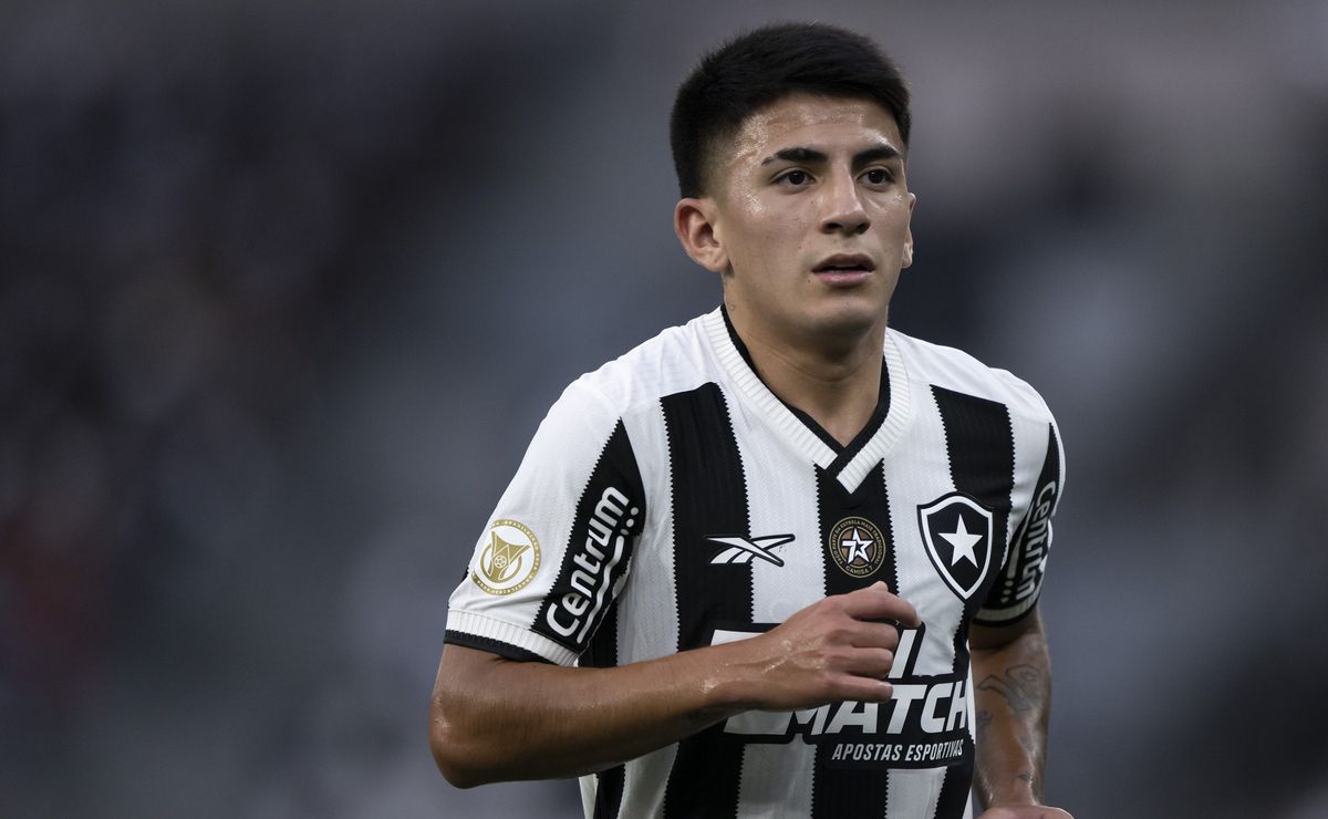 Palmeiras toma decisão por Thiago Almada e não desiste de uma eventual negociação em 2026