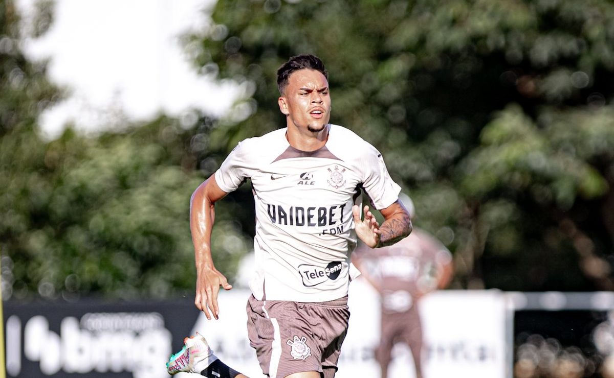 Corinthians deseja reforçar o elenco com um novo zagueiro após negociar Tchoca ao Torino