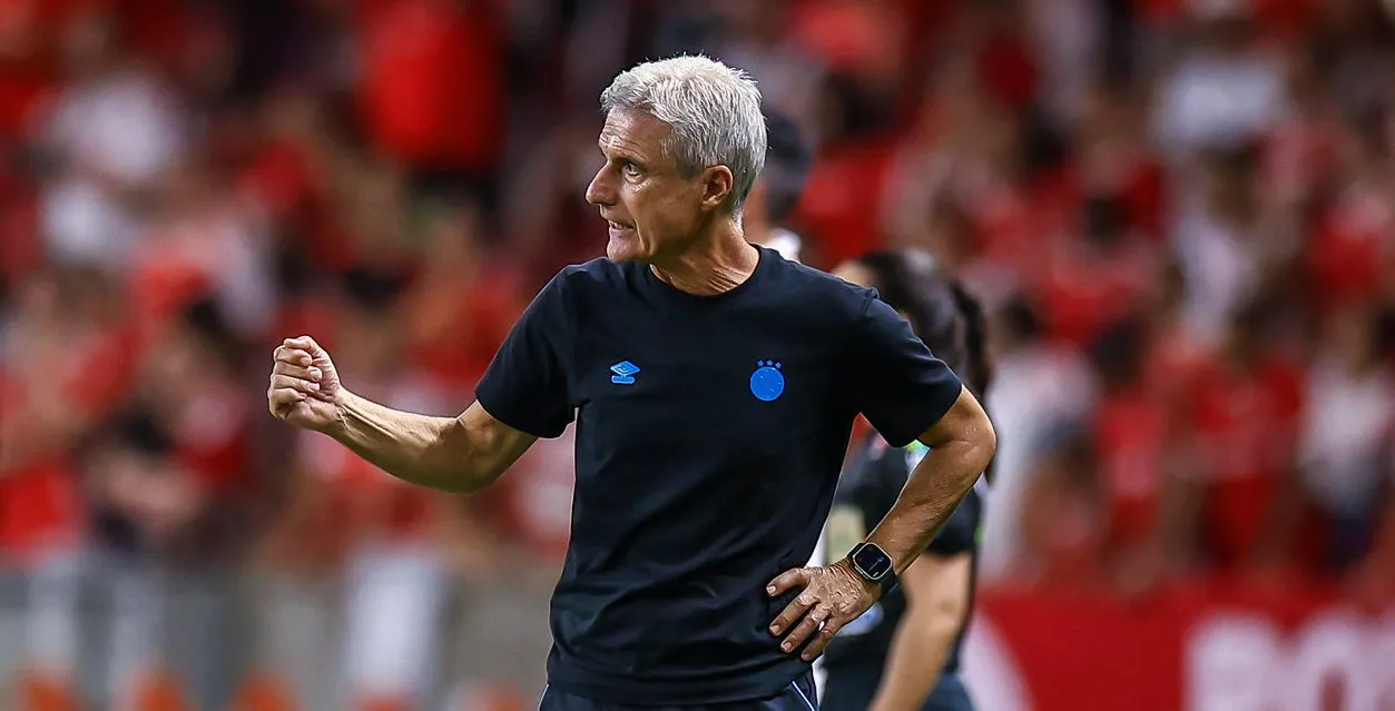 Luís Castro observará Pedro Gabriel de perto (Foto: Lucas Uebel / Grêmio)