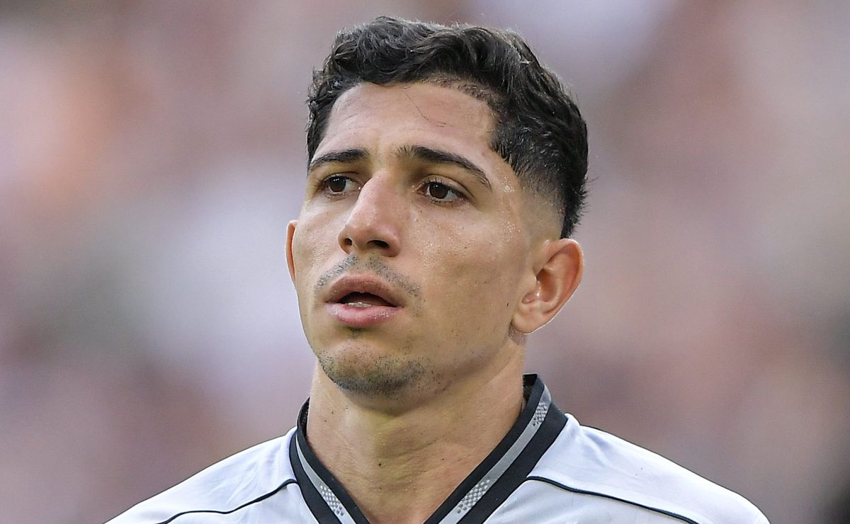 Savarino é parado em blitz no Rio de Janeiro e meia do Fluminense é liberado sem intercorrências