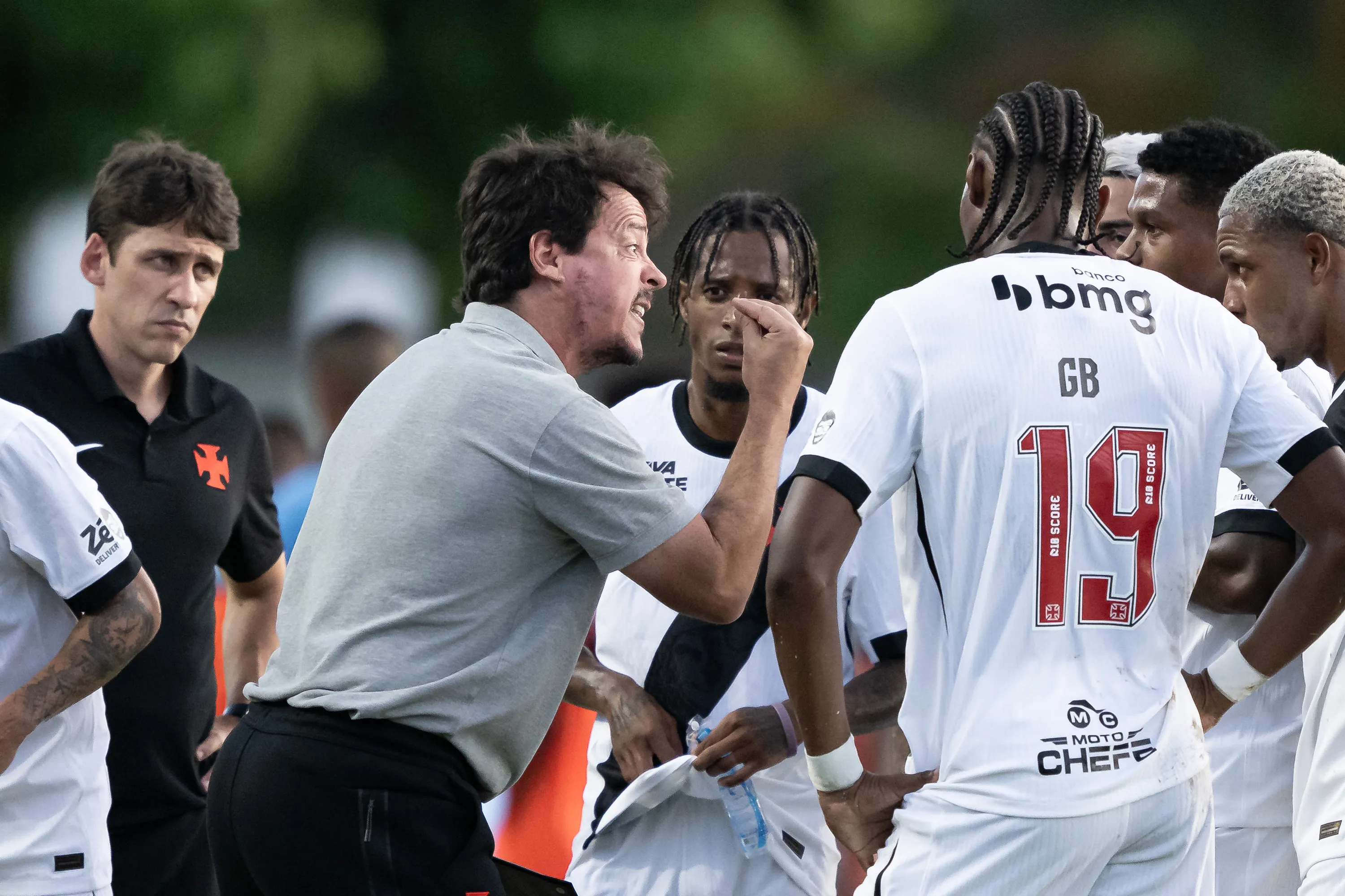 RJ – RIO DE JANEIRO – 18/01/2026 – CARIOCA 2026, VASCO X NOVA IGUACU – Fernando Diniz tecnico do Vasco durante partida contra o Nova Iguacu no estadio Sao Januario pelo campeonato Carioca 2026. Foto: Jorge Rodrigues/AGIF