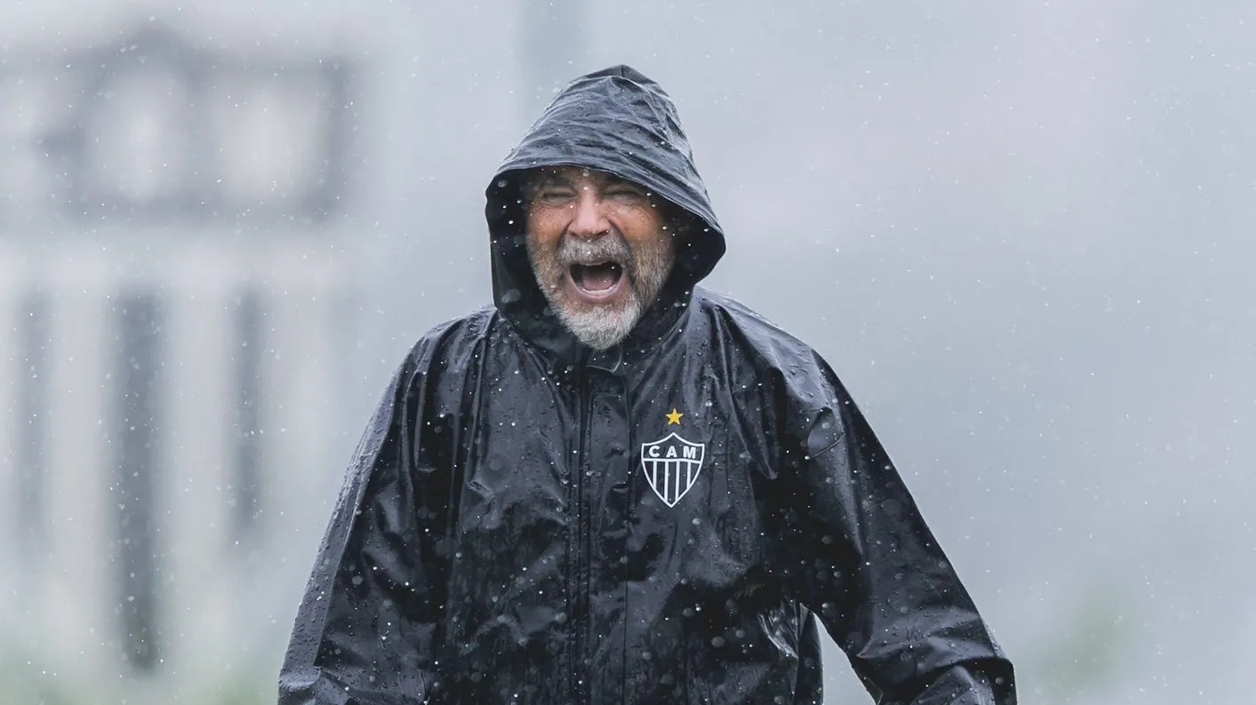 Sampaoli não vem utilizando Júnior Santos – Foto: Pedro Souza / Atlético