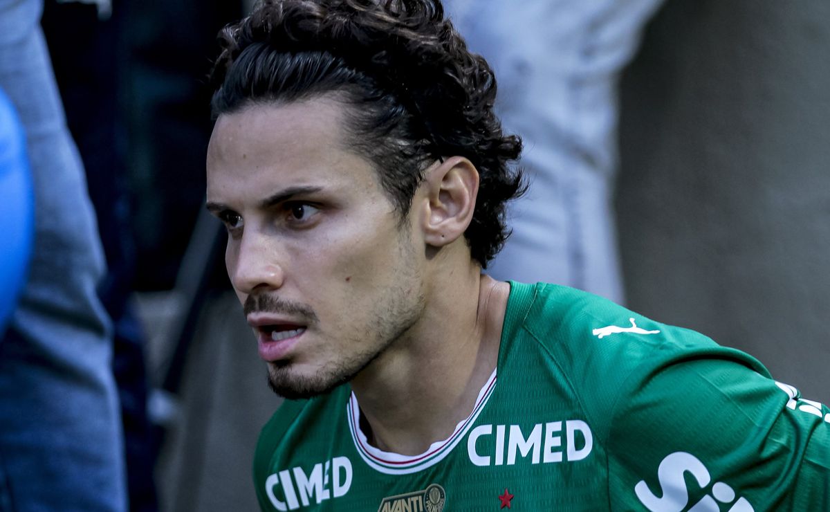 Grêmio dá última cartada por Raphael Veiga com ajuda de Weverton, mas negócio é novamente descartado