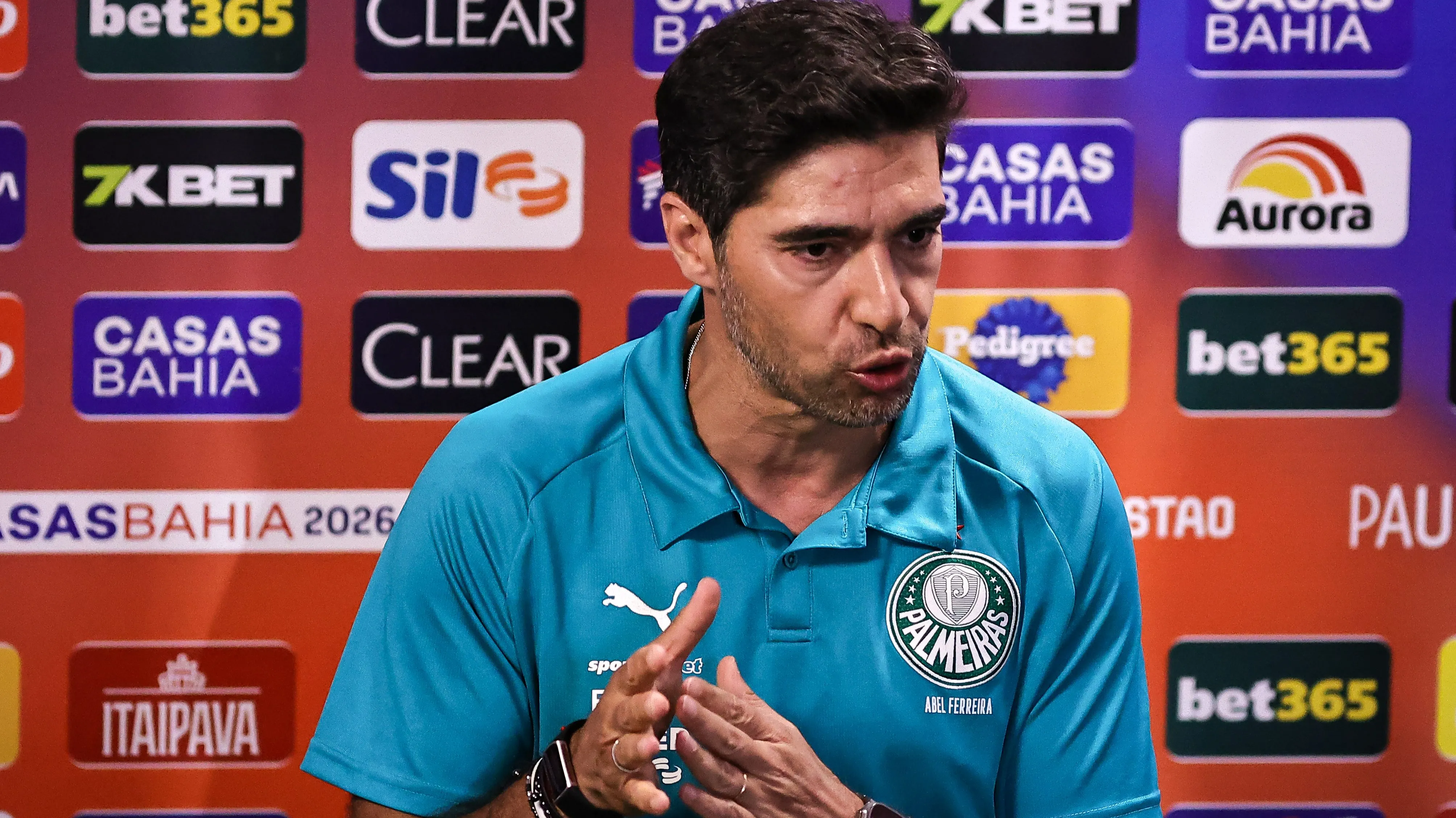 Abel afirmou que etsá próximo de time ideal – Foto: Fabio Giannelli/AGIF