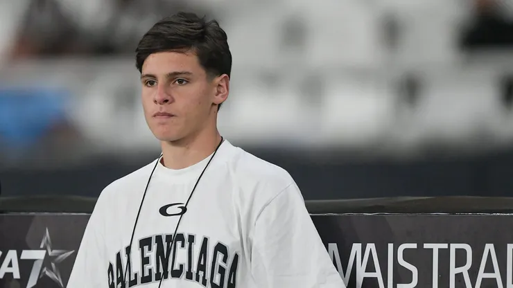 RJ - RIO DE JANEIRO - 04/06/2025 - BRASILEIRO A 2025, BOTAFOGO X CEARA - Alvaro Montoro jogador do Botafogo antes da partida contra o Ceara no estadio Engenhao pelo campeonato Brasileiro A 2025. Foto: Thiago Ribeiro/AGIF