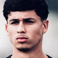 Nikolas renova até 2029 e não vai jogar no Santos