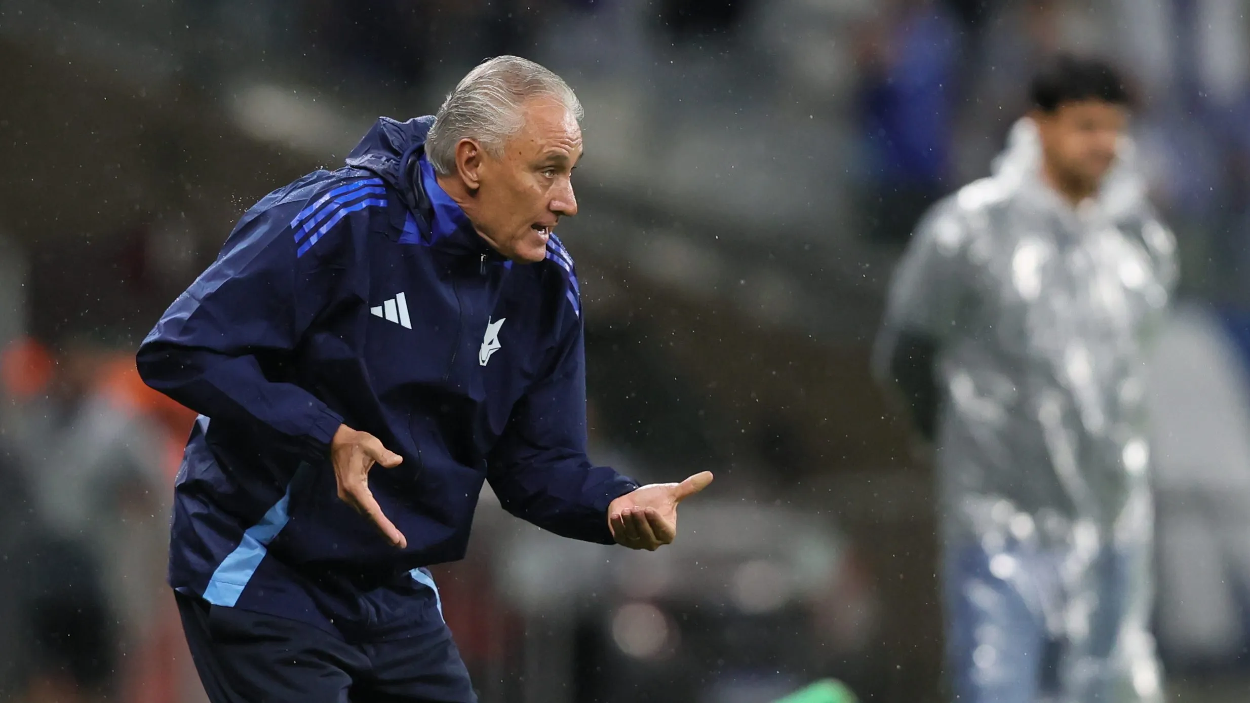 Tite em ação pelo Cruzeiro –  Foto: Gilson Lobo/AGIF