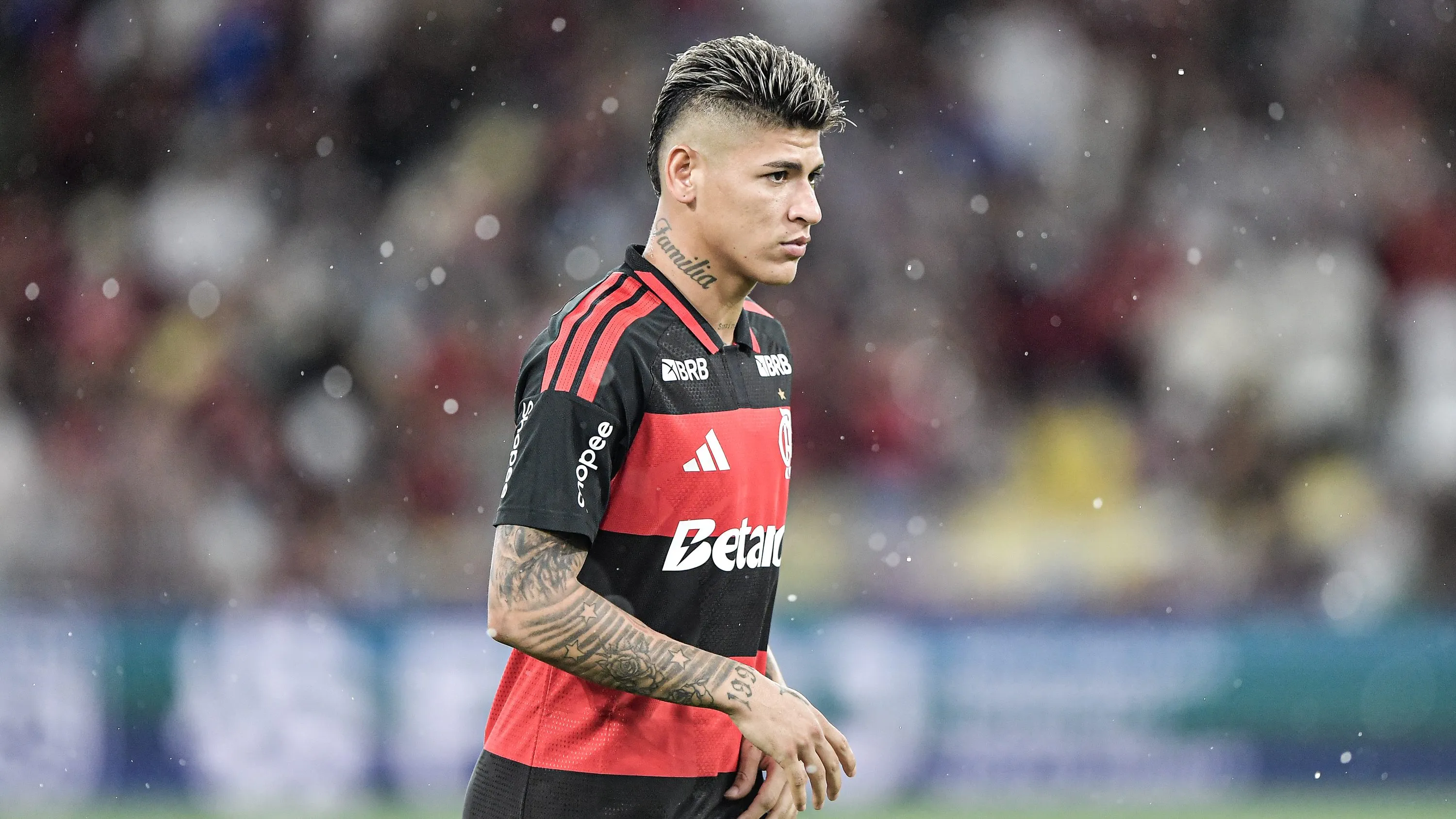 RJ – RIO DE JANEIRO – 25/01/2026 – CARIOCA 2026, FLUMINENSE X FLAMENGO – Carrascal jogador do Flamengo durante partida contra o Fluminense no estadio Maracana pelo campeonato Carioca 2026. Foto: Thiago Ribeiro/AGIF