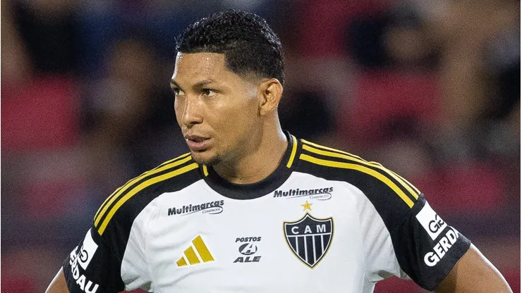 Rony jogador do Atlético-MG lamenta durante partida contra o Bragantino no estadio Cicero De Souza Marques pelo campeonato Brasileiro A 2025.