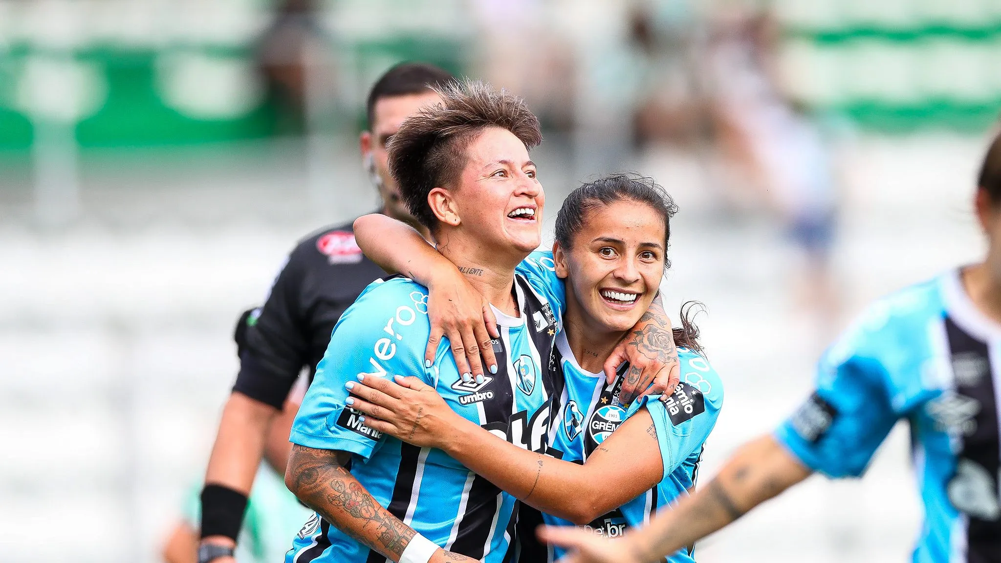 Yamila Rodríguez celebra gol pelo Grêmio