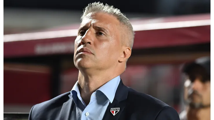 Hernán Crespo chega pressionado para o início do Brasileirão - Foto: Jota Erre/AGIF