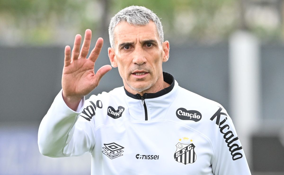 Vojvoda quer chegada de meio-campista junto com Rony e insiste ao Santos pela contratação de Pochettino