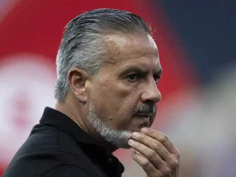 Boto negocia contratação com Grêmio por Bernardo Zortéa