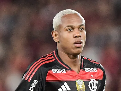Flamengo mantém intenção de vender Wallace Yan