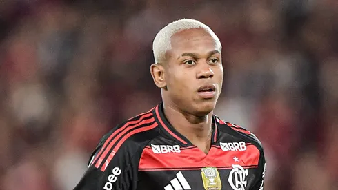 Wallace Yan em campo pelo Fla.