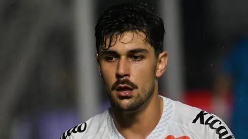 João Basso é descartado no Timão.