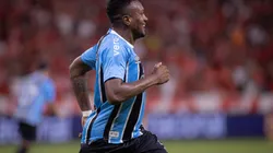 Edenilson, jogador do Grêmio, comemora seu gol durante partida contra o Internacional no estadio Beira-Rio pelo campeonato Gaúcho 2026. Foto: Maxi Franzoi/AGIF