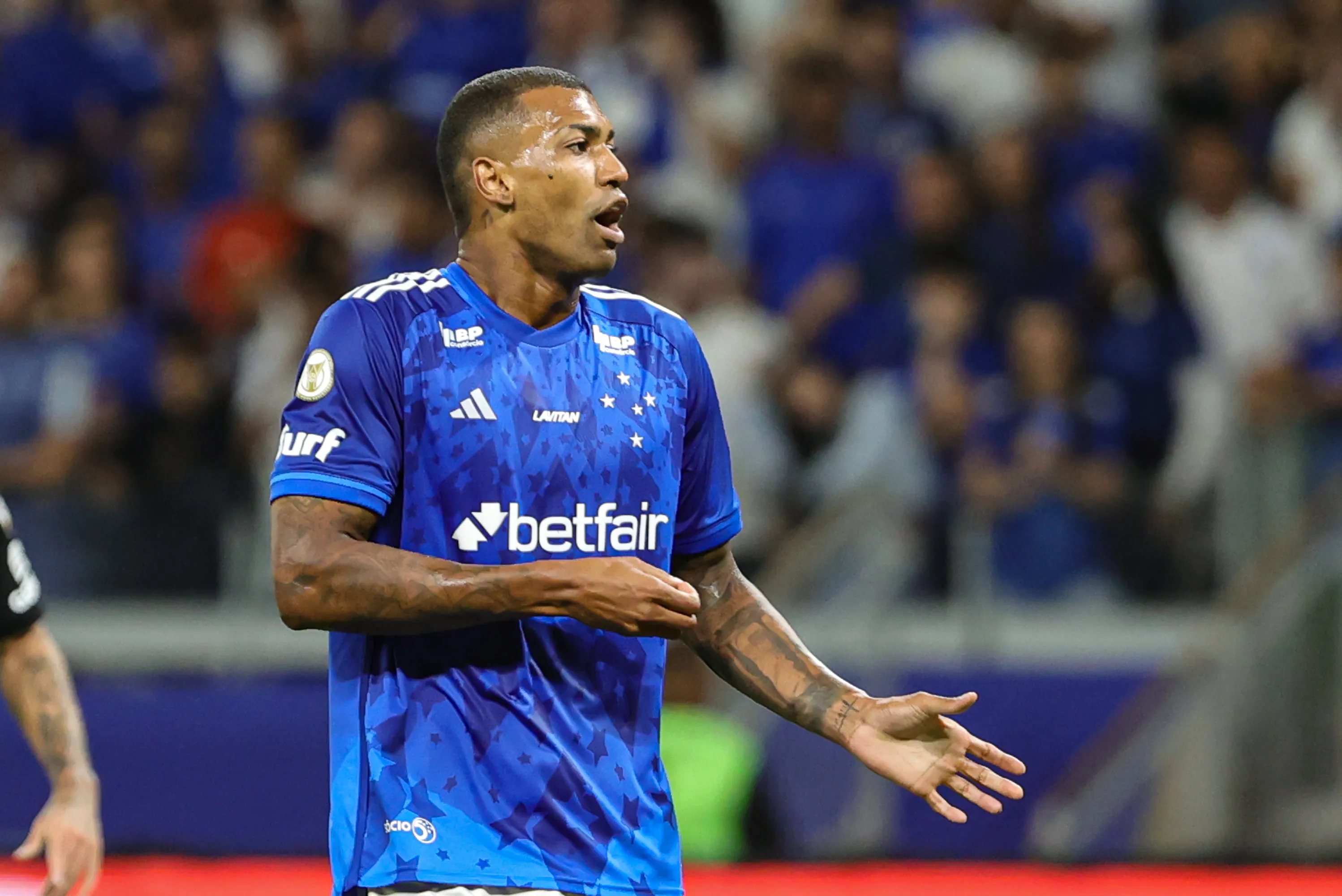 Atleta não convenceu no Cruzeiro. Foto: Gilson Lobo/AGIF