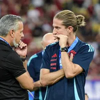 Flamengo não desiste, mas trata com cautela contratação do centroavante