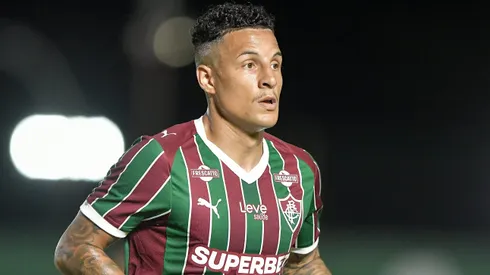 Arana pode começar como titular diante do Grêmio nesta quarta-feira (28)