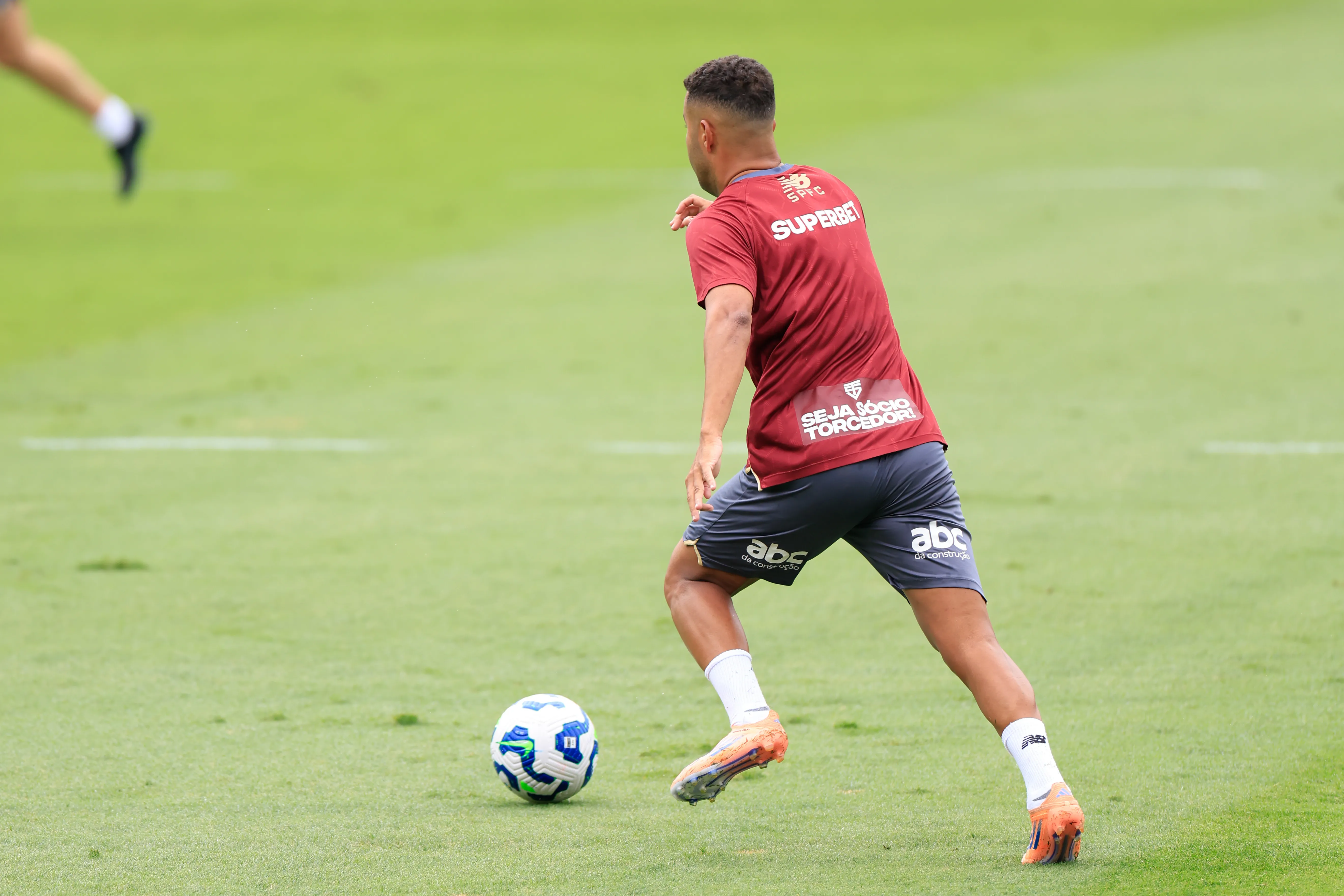 Alisson jogador do Sao Paulo durante treino no Centro de Treinamento CT Barra Funda. Foto: Marcello Zambrana/AGIF