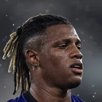 Botafogo é acionado em R$6,9 milhões por empresários de Danilo